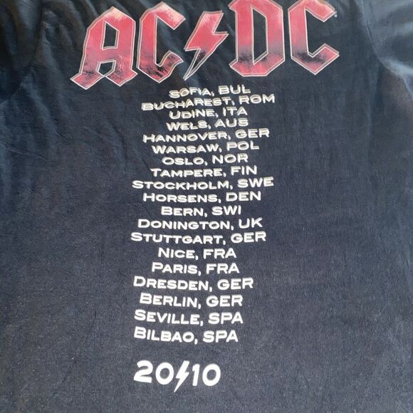 AC/DC Mens 2010 Black Shoot To Thrill Black Ice World Tour Shirt Vintage Small - Picture 5 of 5
